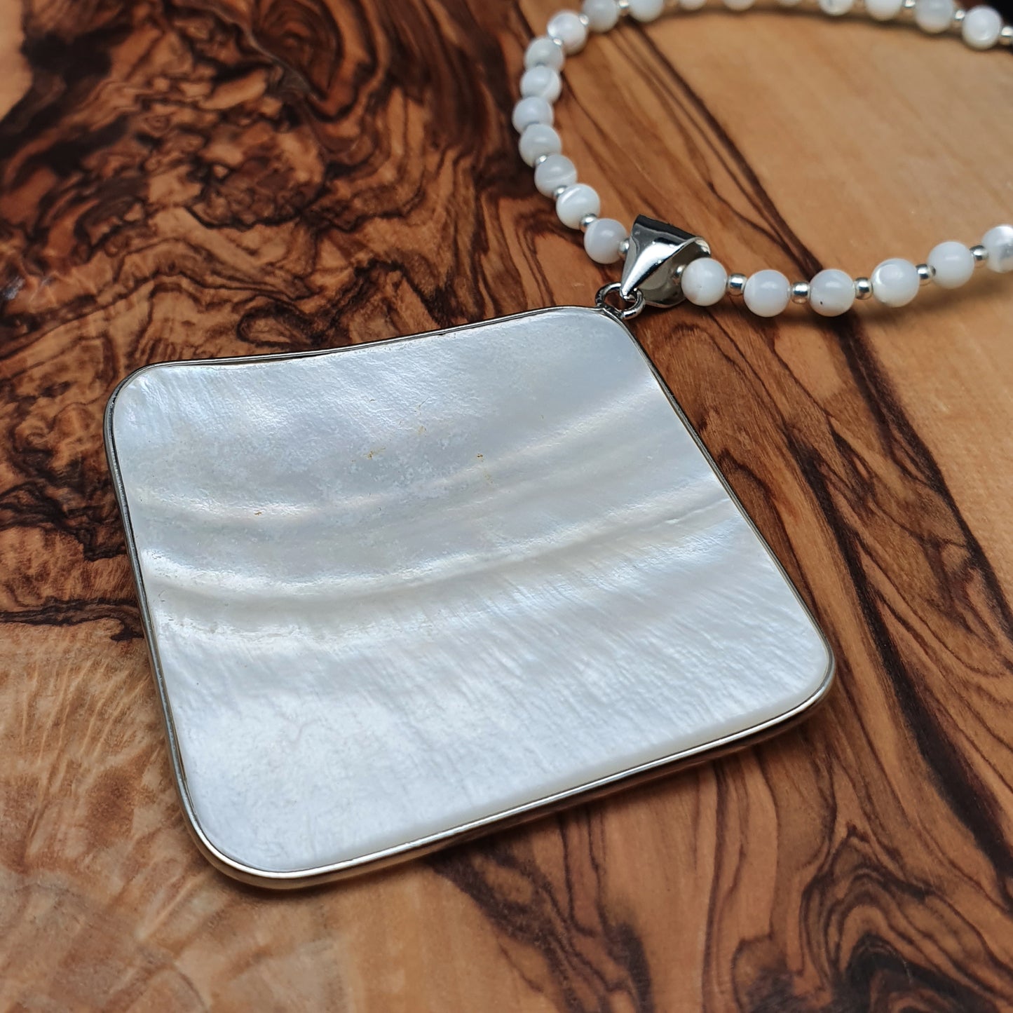 White Mother Of Pearl Beaded Collar Necklace Large Rhombus Pendant