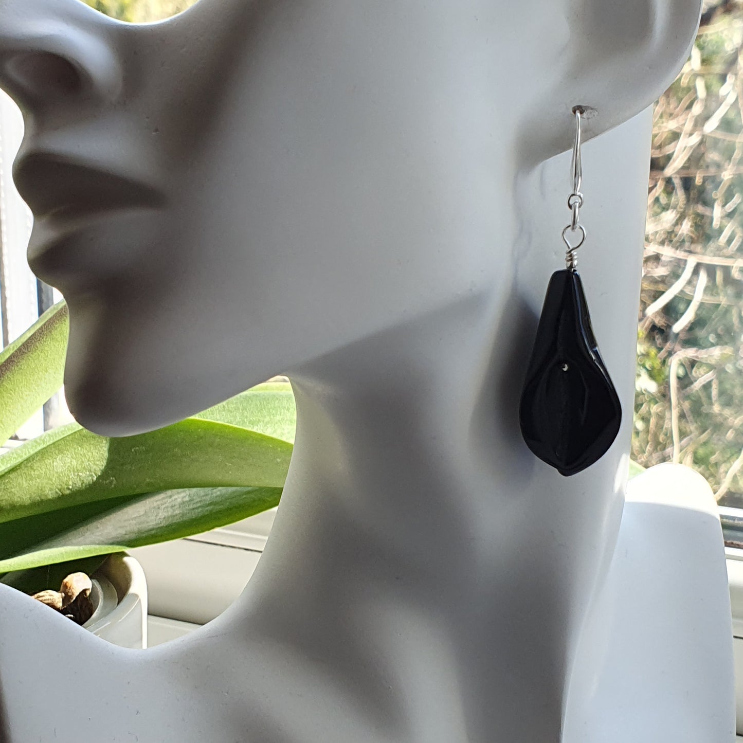 Natural Black Agate Calla Lily Dangle Drop Flower Boho Earrings