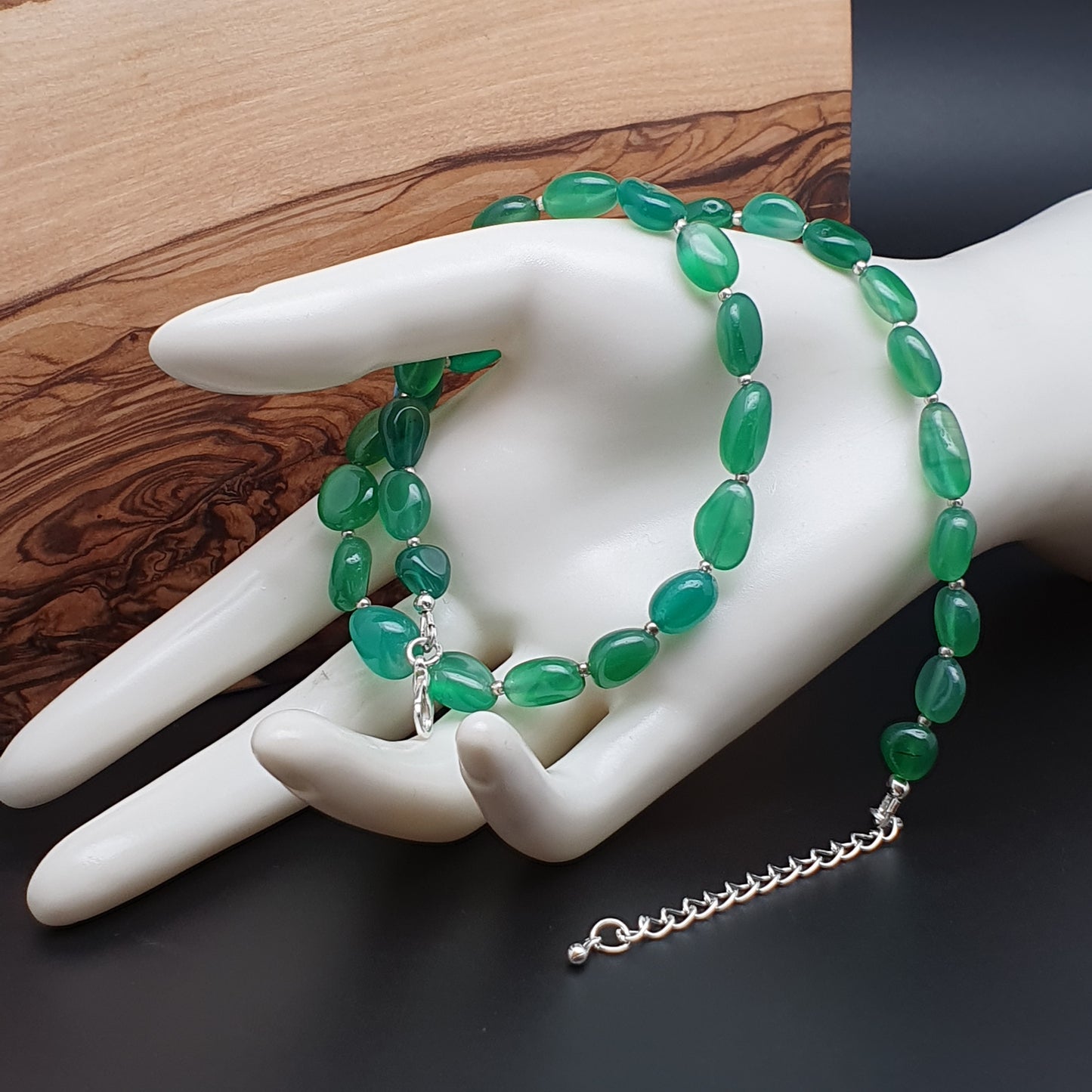 Green Agate Beaded Nuggets Collar Necklace Silver Plated