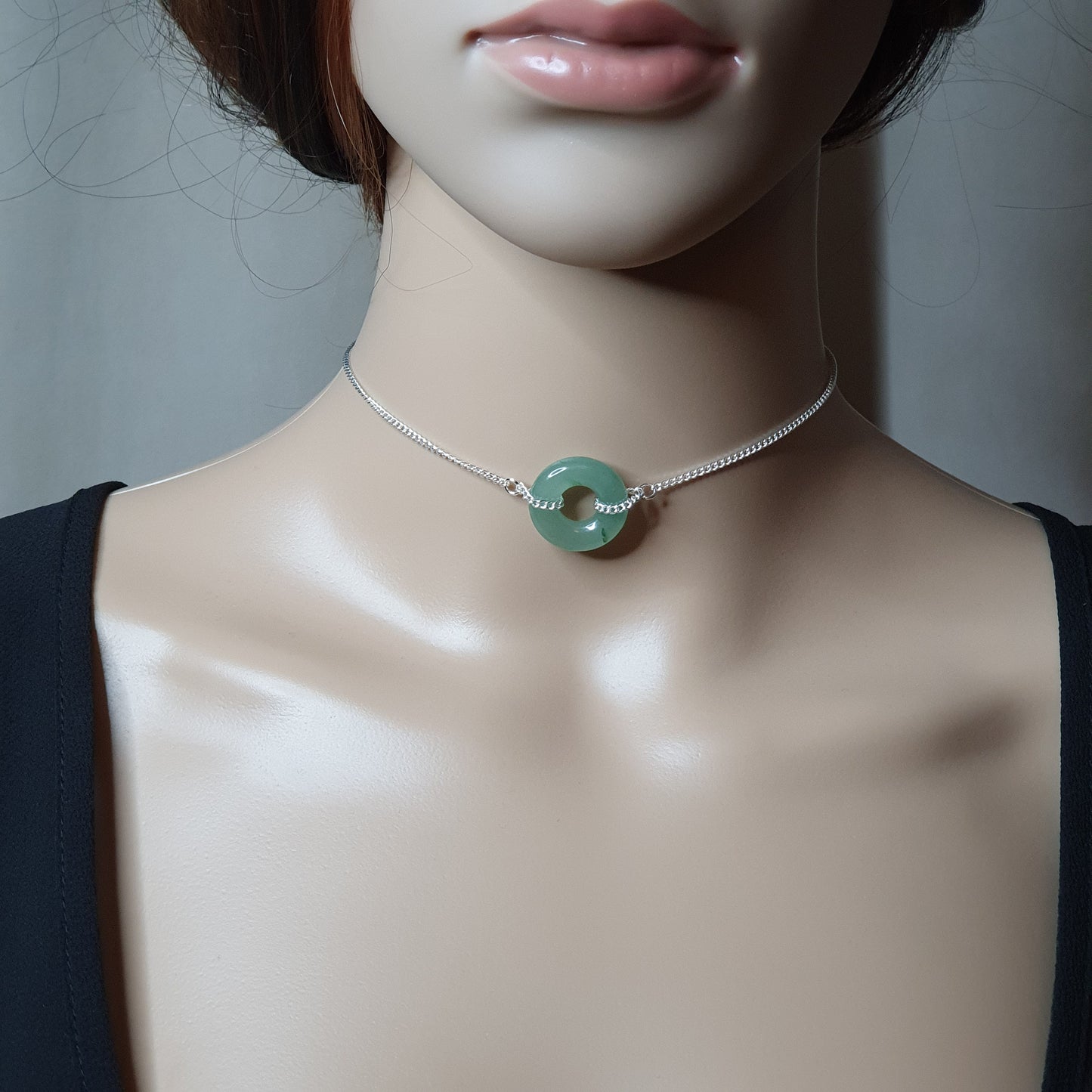 Green Aventurine Choker Collar Necklace Round Crystal Pendant Silver Plated Chain