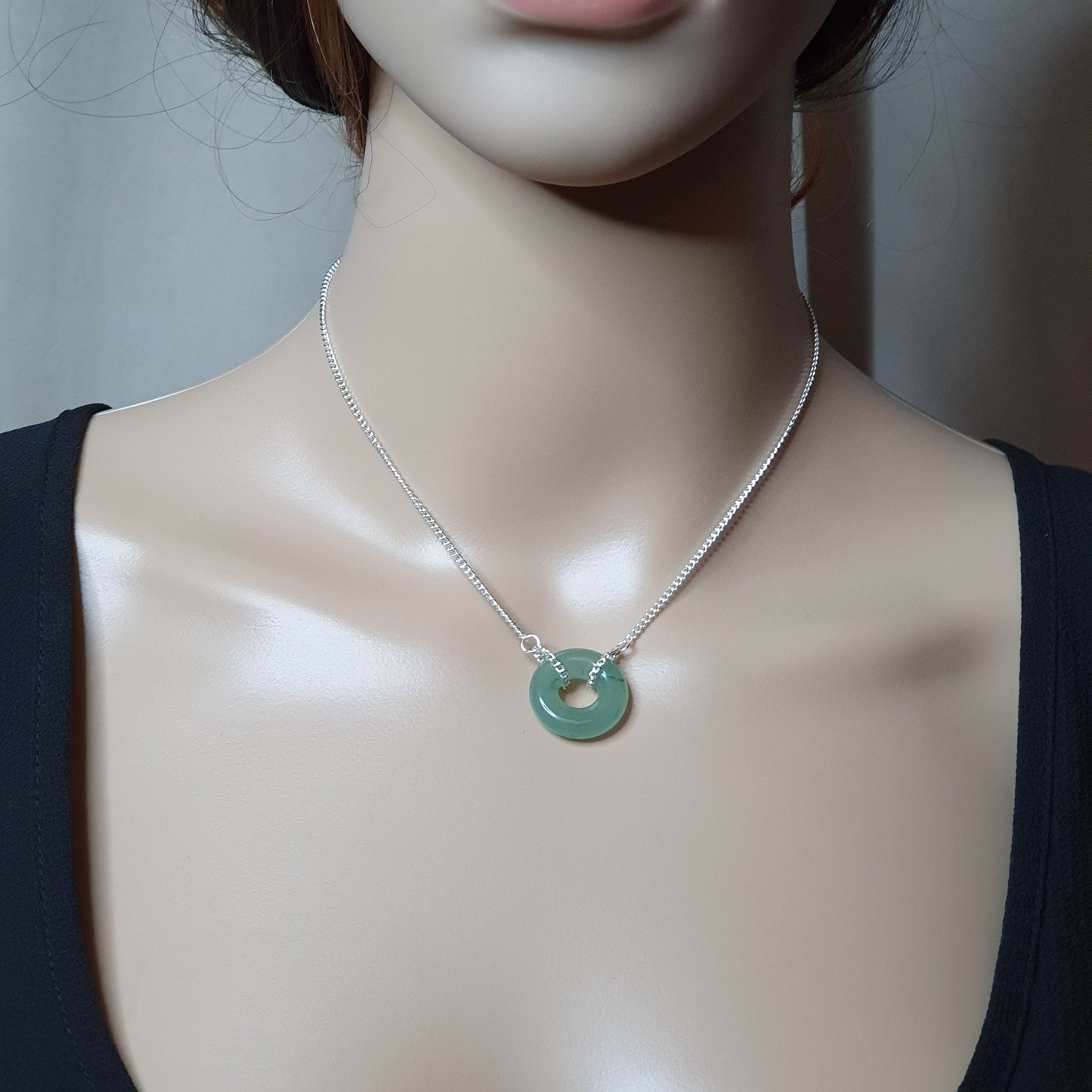 Green Aventurine Choker Collar Necklace Round Crystal Pendant Silver Plated Chain